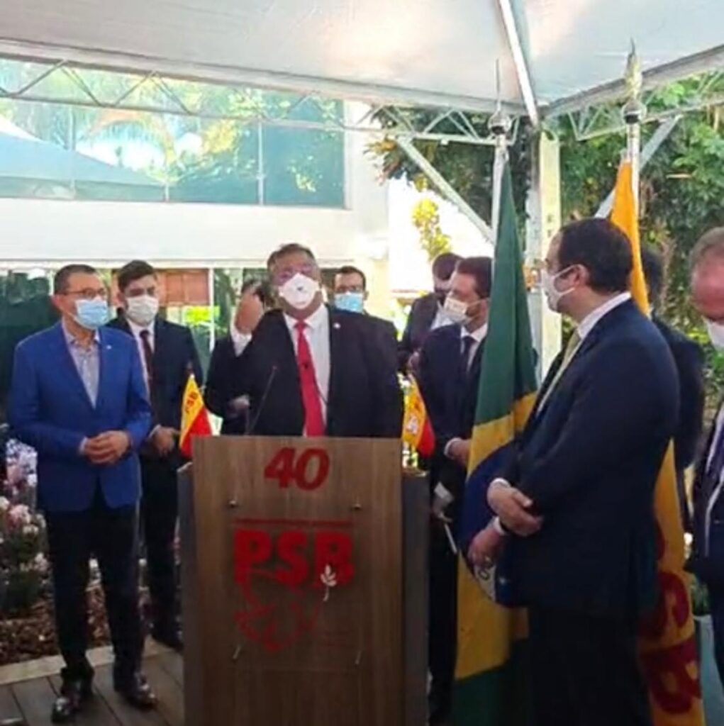 Flávio Dino se filia ao PSB após saída do PCdoB
