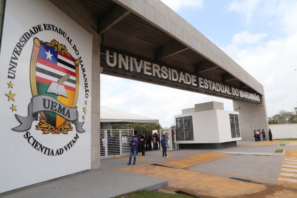 Uema abre concurso público para contratação de professor e salário pode chegar a mais de R$ 10,4 mil