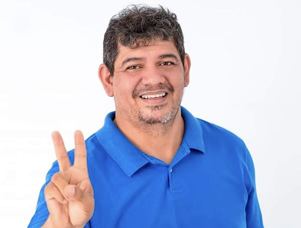 Prefeito de São João dos Patos é acusado de disponibilizar a pior ambulância para transportar o pai do vice que rompeu com ele; paciente teve estado de saúde agravado na viagem