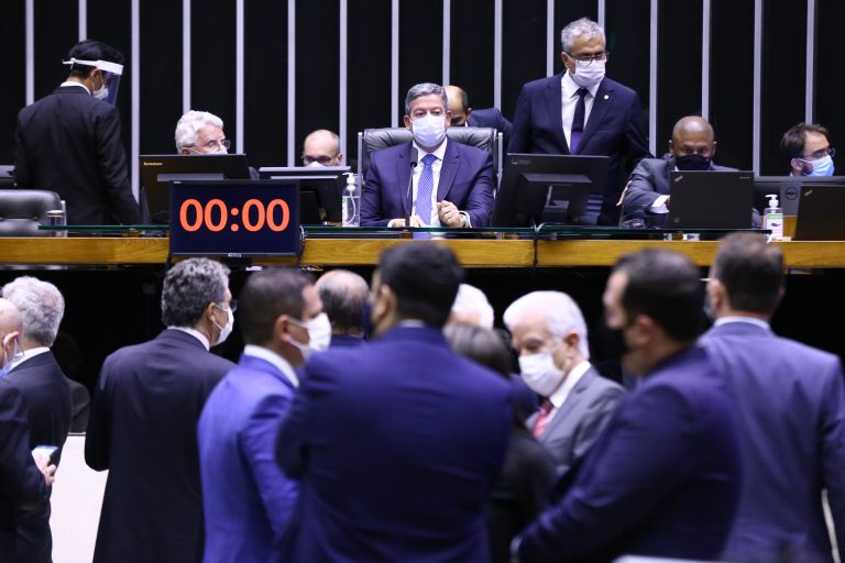 Câmara rejeita proposta que tornava obrigatório o voto impresso; veja como votou os deputados do Maranhão