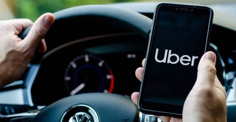 Uber exclui motoristas por cancelamento constante de corridas