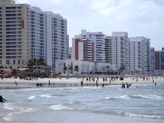 Apenas dois pontos seguem impróprios para banho nas praias da Grande São Luís