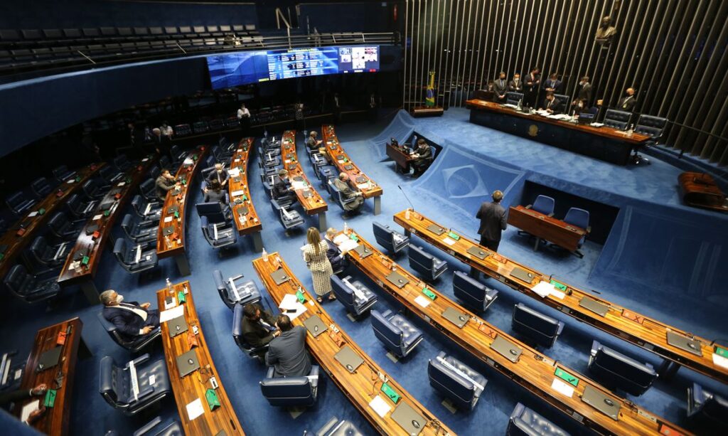 Senado aprova em 1º turno PEC dos Precatórios, que destrava Auxílio Brasil