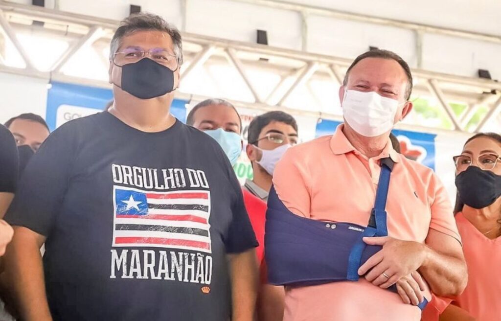 Seguranças de Flávio Dino e Brandão arrancam faixa das mãos de professores em Bacabal; veja o vídeo