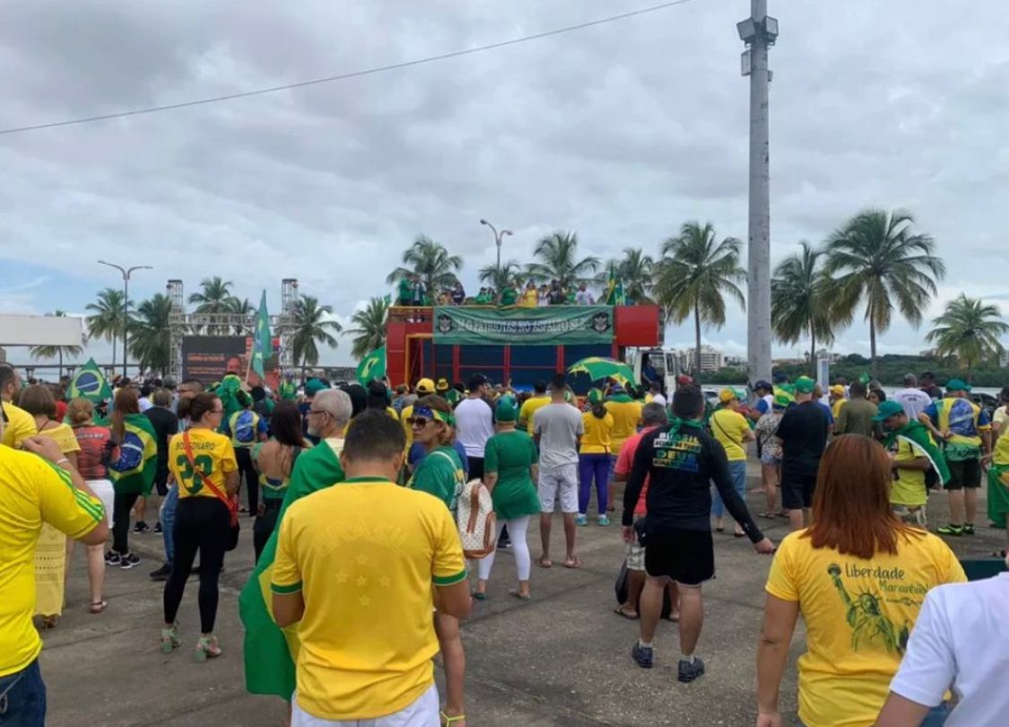 Apoiadores fazem ato a favor de Bolsonaro e Daniel Silveira em São Luís
