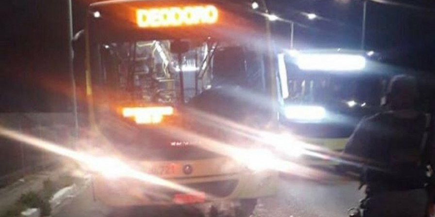 Ônibus é assaltado próximo ao Comando Geral da Polícia Militar na capital