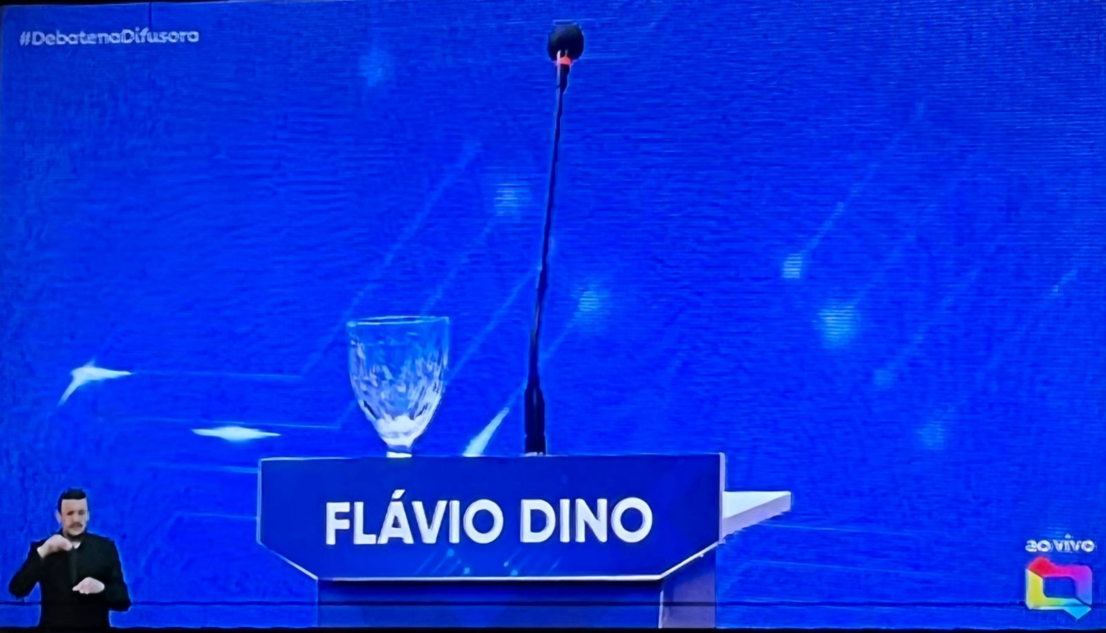 Flávio Dino falta no primeiro debate com candidatos ao Senado no Maranhão