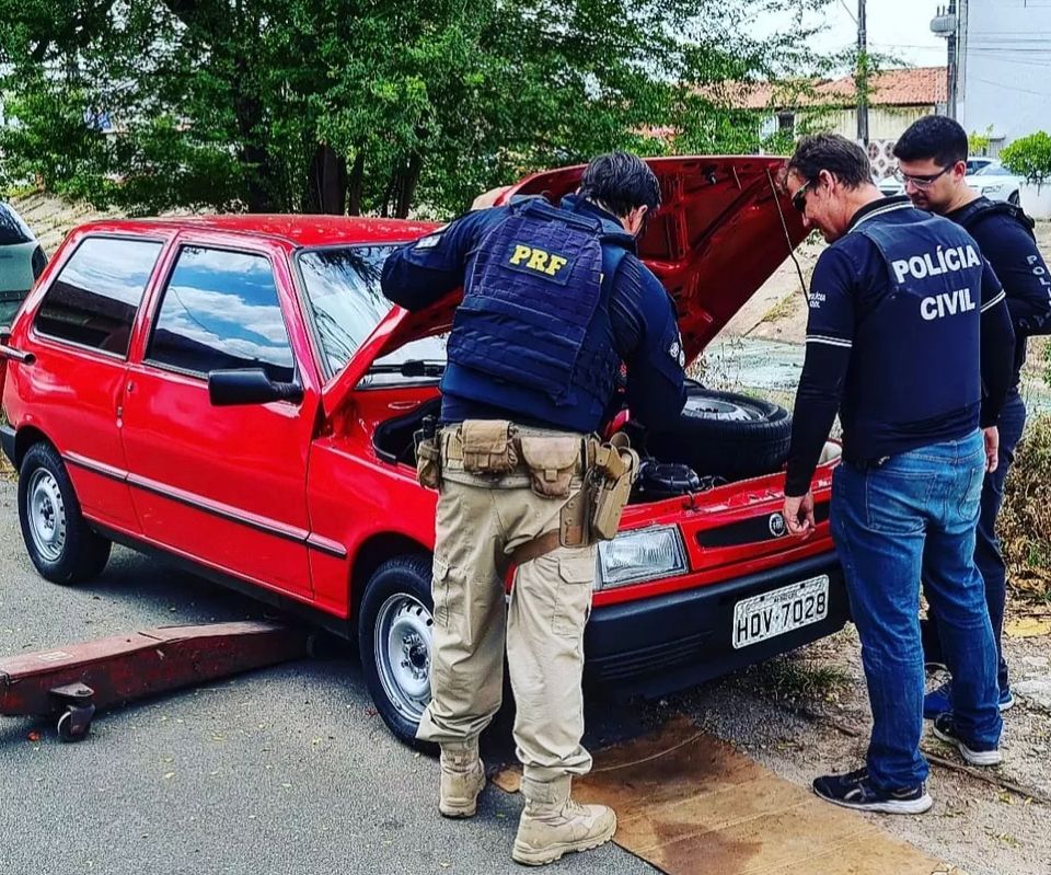 Sucatões e oficinas de São Luís são alvos de operação policial de combate a roubos e furtos de veículos