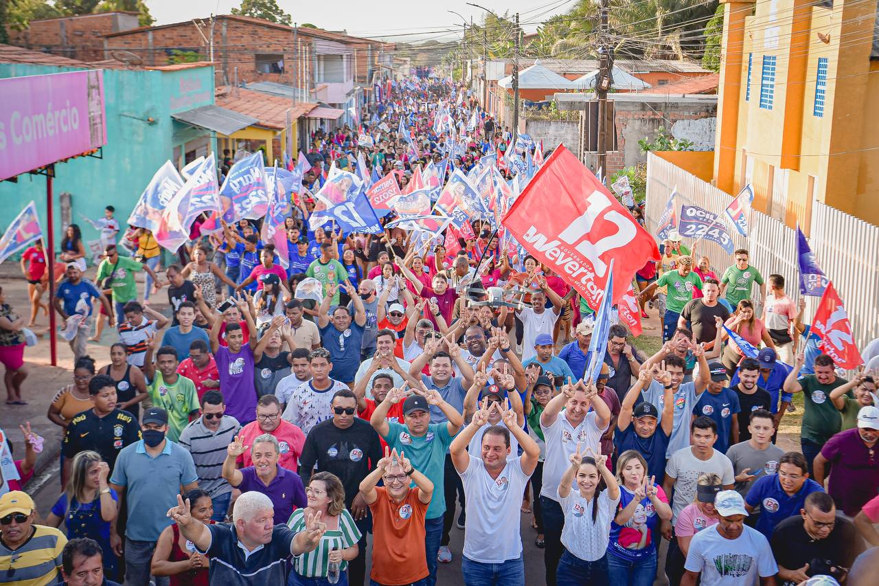 Multidão participa de caminhada com Weverton Rocha na Raposa