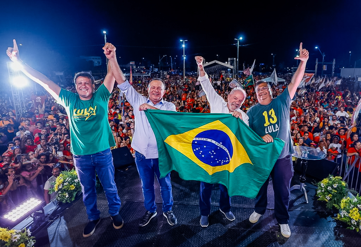 Lula participa de ato de campanha em São Luís
