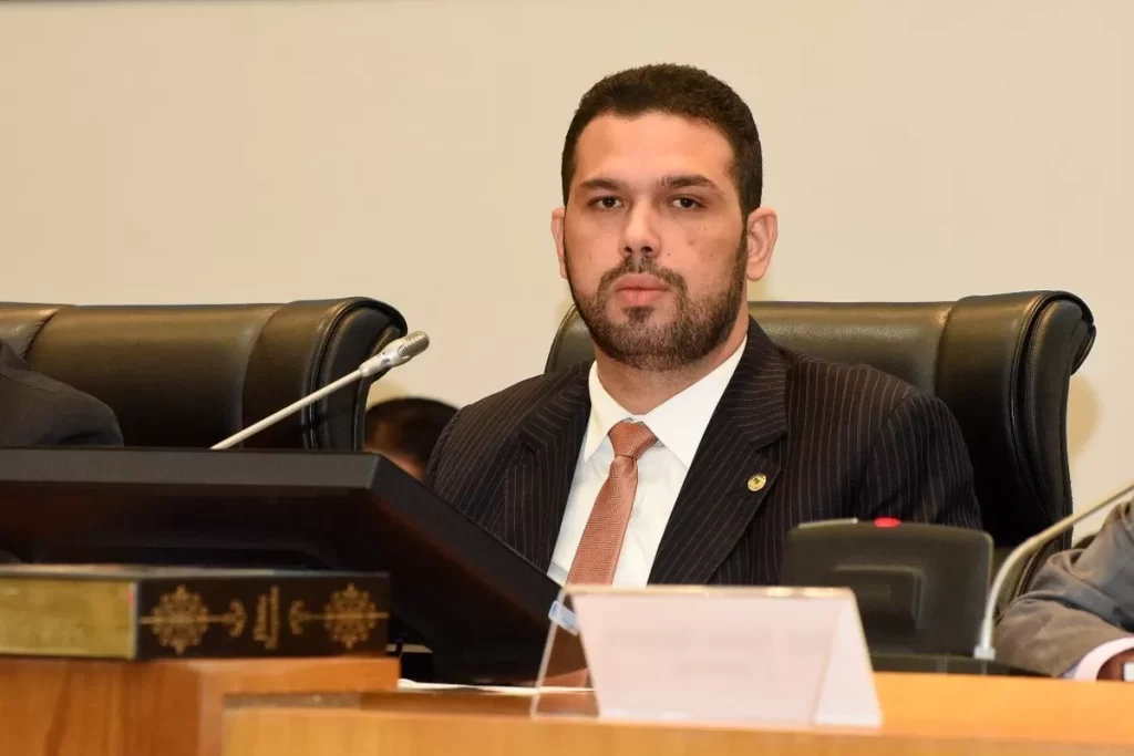 Deputado do Maranhão entre os dez do Brasil que mais gastou em campanha
