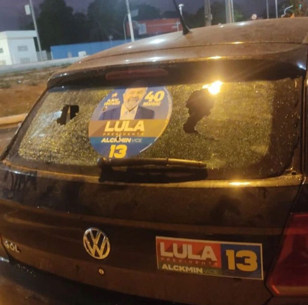 Proprietária de veículo com adesivo de Lula desmente fake news e diz que veículo foi atingindo durante tentativa de assalto no MA