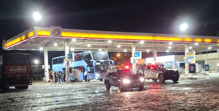 Mulher é presa em ônibus transportando R$ 250 mil em drogas na BR-316 com destino a Timon