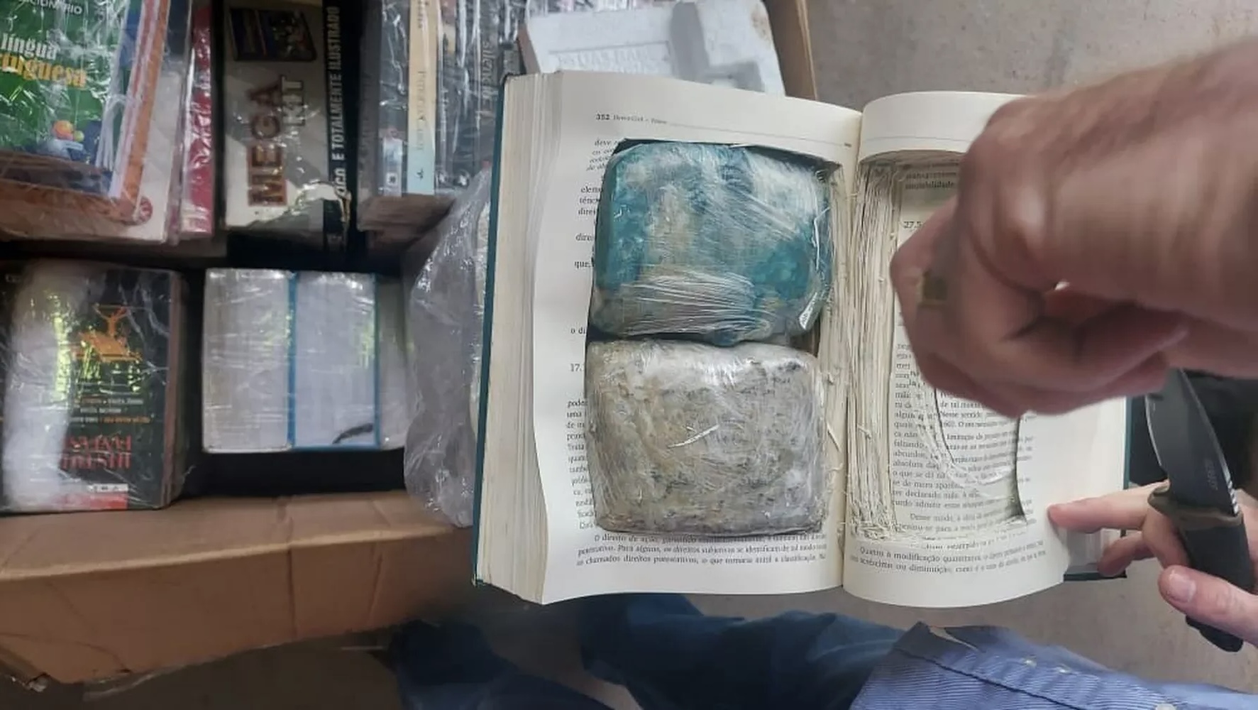 Quatro pessoas são presas em São Luís suspeitas de enviar drogas usando livros