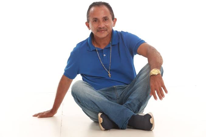 Manoel Gomes, autor do fenômeno 'Caneta azul', prepara turnê nos EUA e é festejado por Ivete Sangalo e Léo Santana