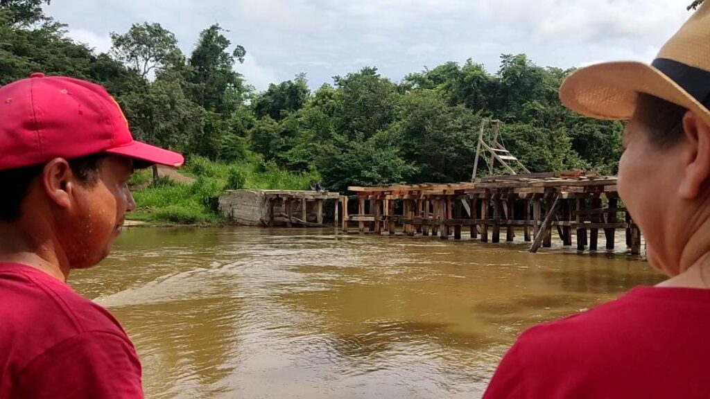 Parceria de prefeitura com população ergue ponte ligando o povoado Sidon a Fortuna