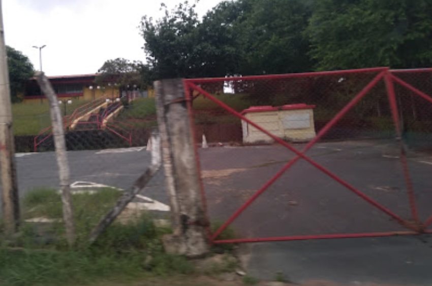 Policial militar furta carro do pátio da SMTT e arrebenta portão do órgão na fuga