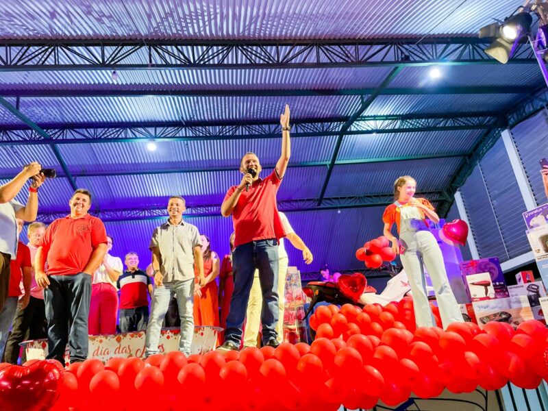 Prefeito Fernando Pessoa realiza festa do Dias das Mães e distribuição de presentes em Tuntum