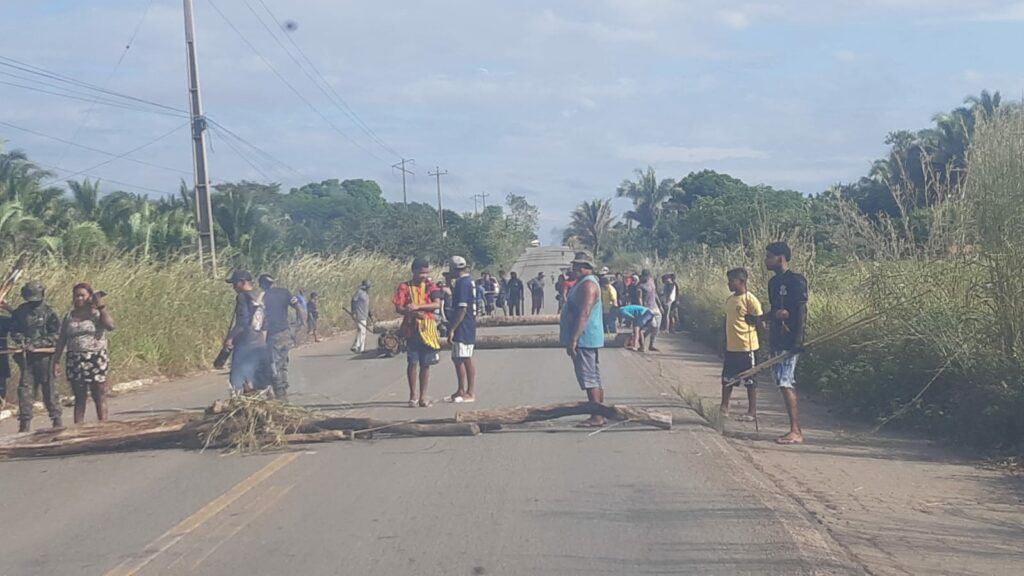 Indígenas bloqueiam BR-316 entre Bom Jardim e Santa Inês durante protesto contra marco temporal