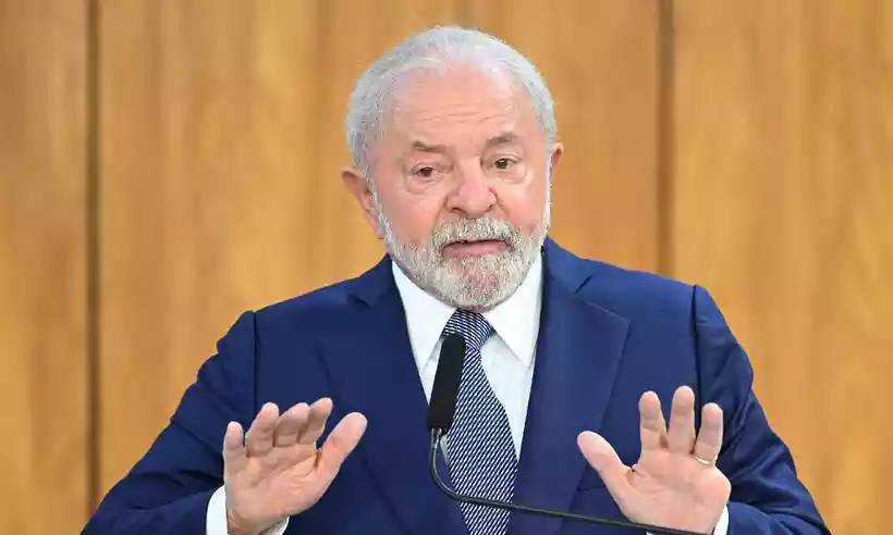 Lula faz piada com peso de Flávio Dino: 'Vamos trazer pouca comida pra ele'