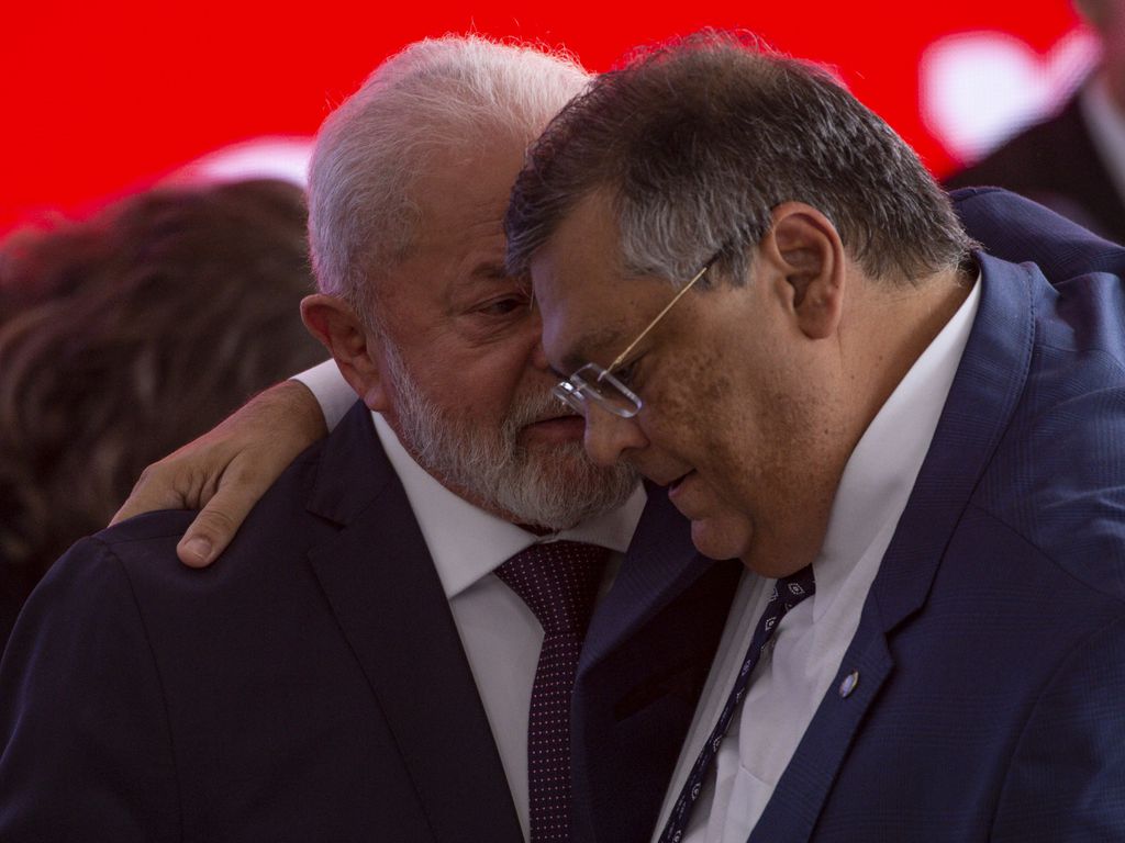 VÍDEO: Flávio Dino cita a Bíblia e compara Lula a Moisés