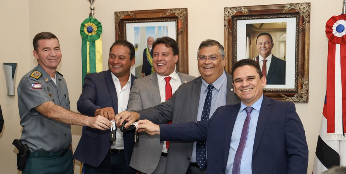 Sem a presença de Brandão e Iracema, Dino e Camarão entregam viaturas e investimentos para segurança pública