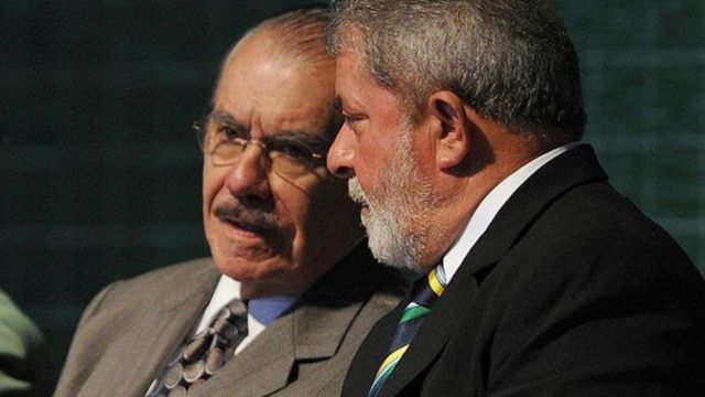 Sarney joga contra Dino por indicação ao STF