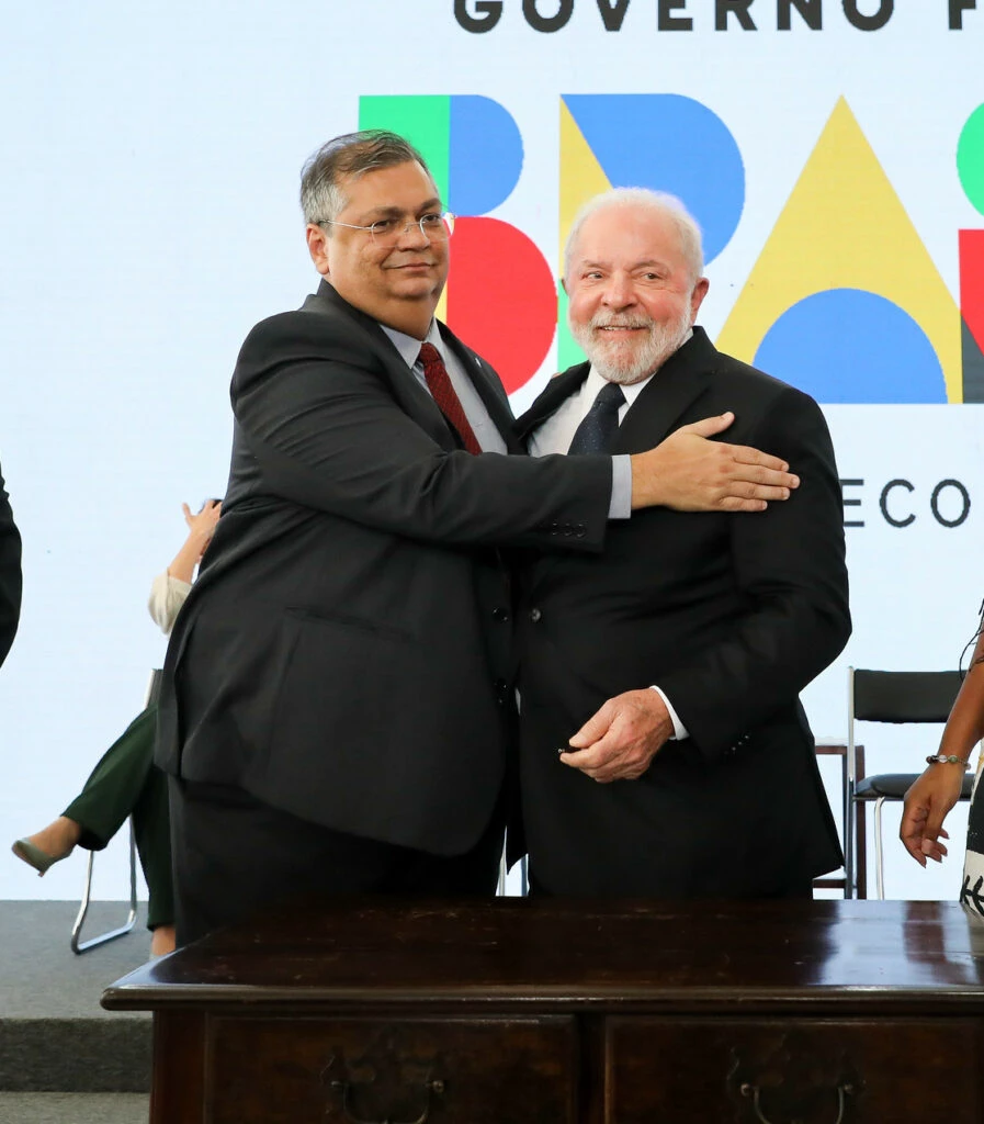 “Lula é um homem honrado, honesto, Ficha Limpa, orgulho do Brasil”, diz Flávio Dino na Câmara