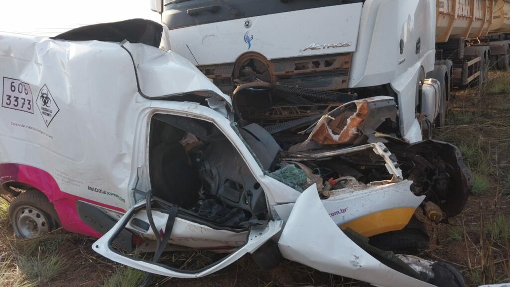 Ultrapassagem mal sucedida deixa um morto e um ferido grave na BR-135 em Miranda do Norte
