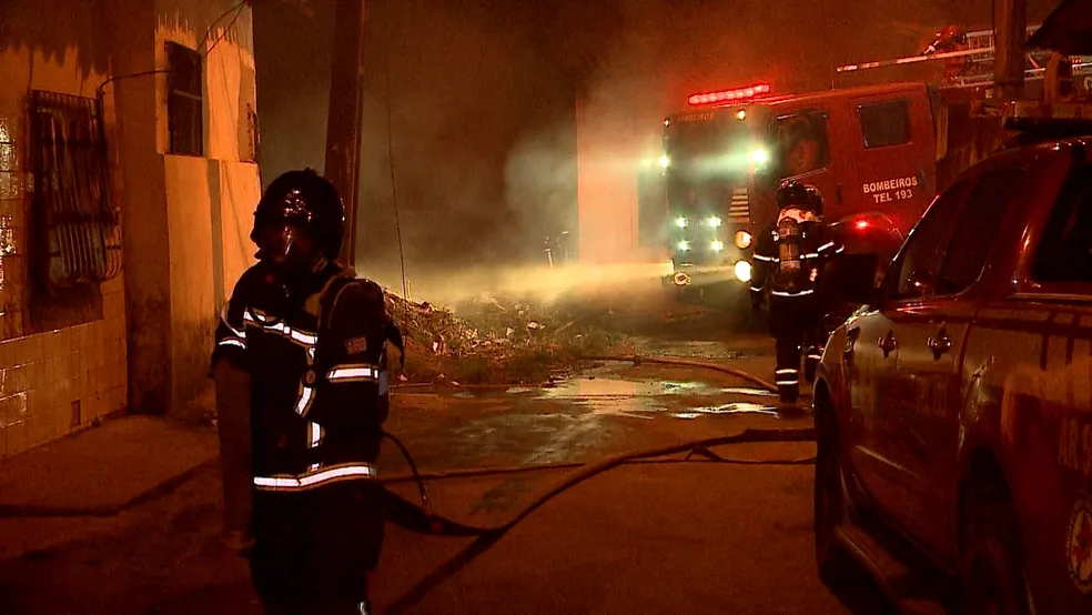 Grande incêndio destrói cinco casas no bairro João de Deus em São Luís
