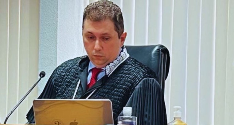 Juiz do TRE do Maranhão apresenta voto usando recurso visual para facilitar o entendimento de decisões
