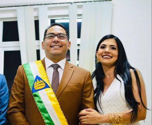 Antes da separação, Assis e Janaina notificaram na Justiça pessoas que compartilharam áudio envolvendo nome de Adriano Sarney