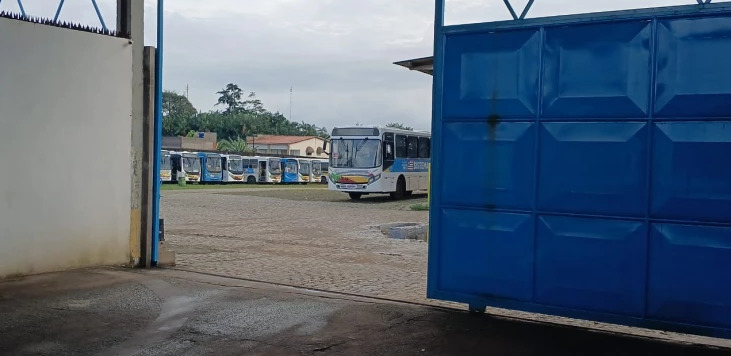 Ônibus semiurbano fazem paralisação na Grande Ilha