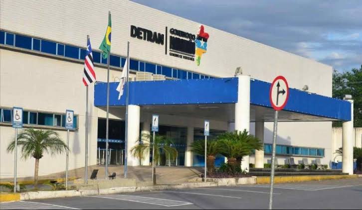 Funcionário do Detran é preso em operação contra venda de placas a falsos taxistas no Maranhão