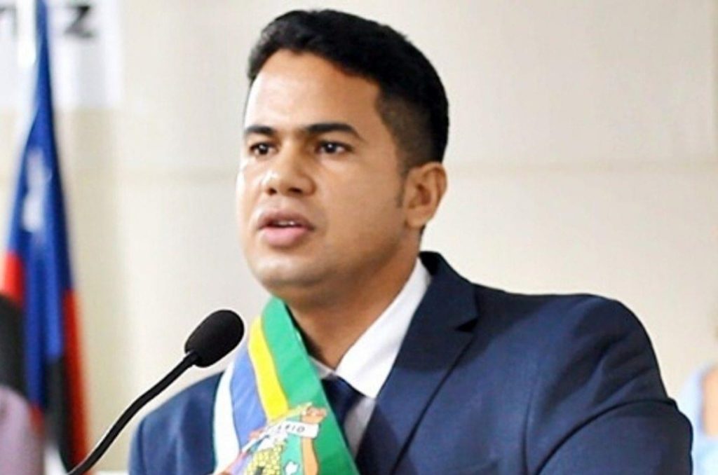 MP oferece denúncia contra prefeito de Rosário por nomear filha de deputado com suposto fins políticos