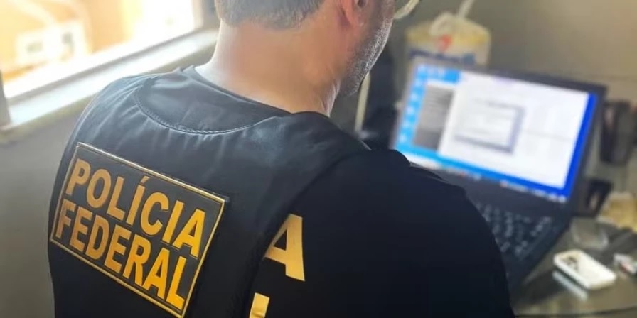Homem é preso pela PF suspeito de possuir e divulgar cenas de sexo explícito envolvendo crianças e adolescentes