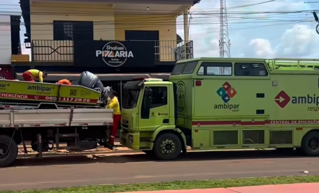 Empresa que fará retirada de produtos químicos de caminhões após desabamento de ponte chegam a cidade de Estreito