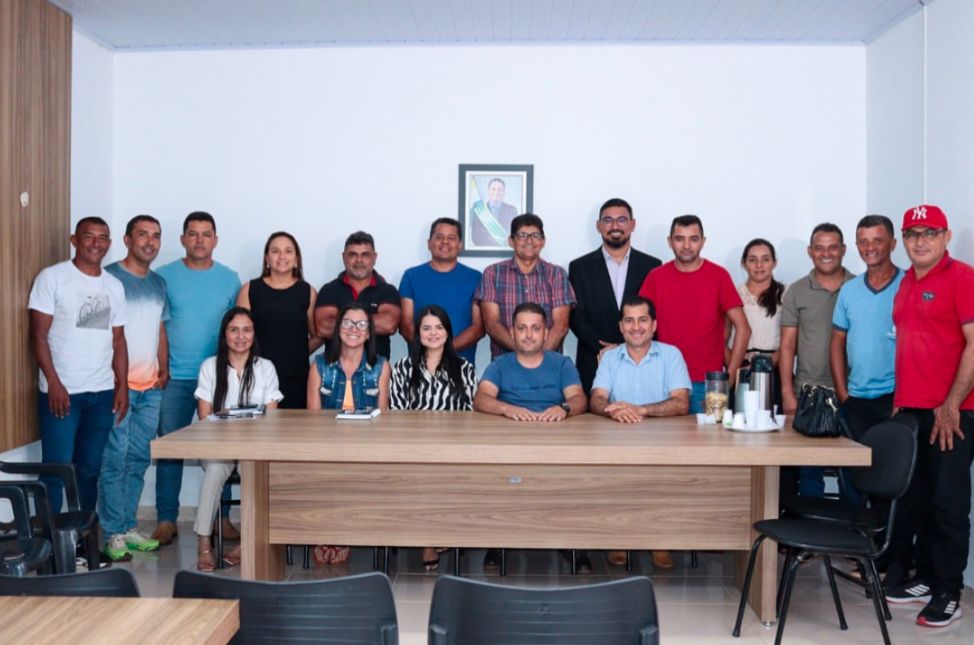 Prefeito Marcos Vinícius finaliza primeiro mês de gestão com salários em dias, melhorias na infraestrutura, saúde e com ações de planejamento