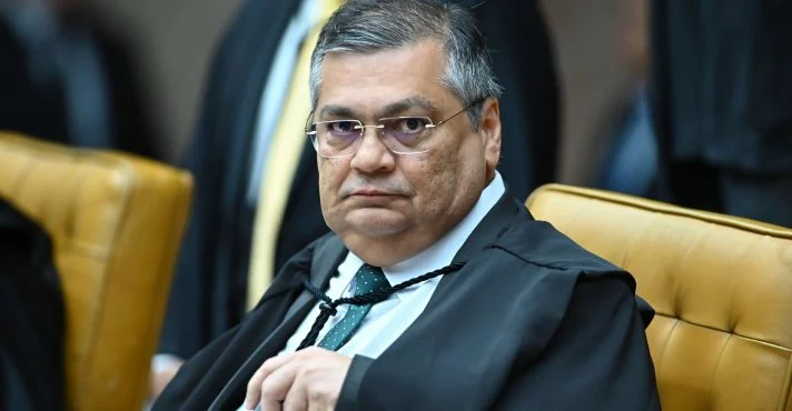 Flávio Dino aprova plano do Congresso e libera pagamento de emendas mediante transparência