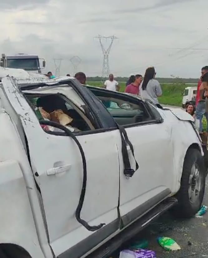 Acidente na BR-135 deixa motorista de caminhonete morto no Campo de Perizes