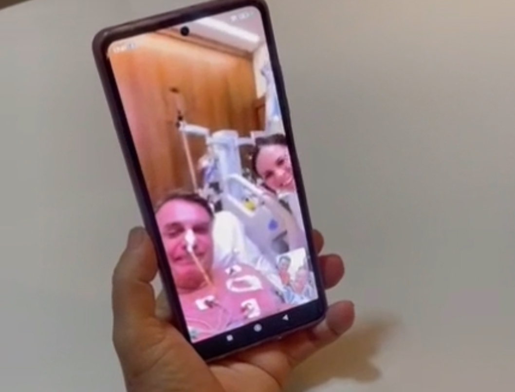 VÍDEO: Enfermeira do Maranhão é escolhida para cuidar de Bolsonaro e faz vídeo chamada para mãe ver o ex-presidente após cirurgia