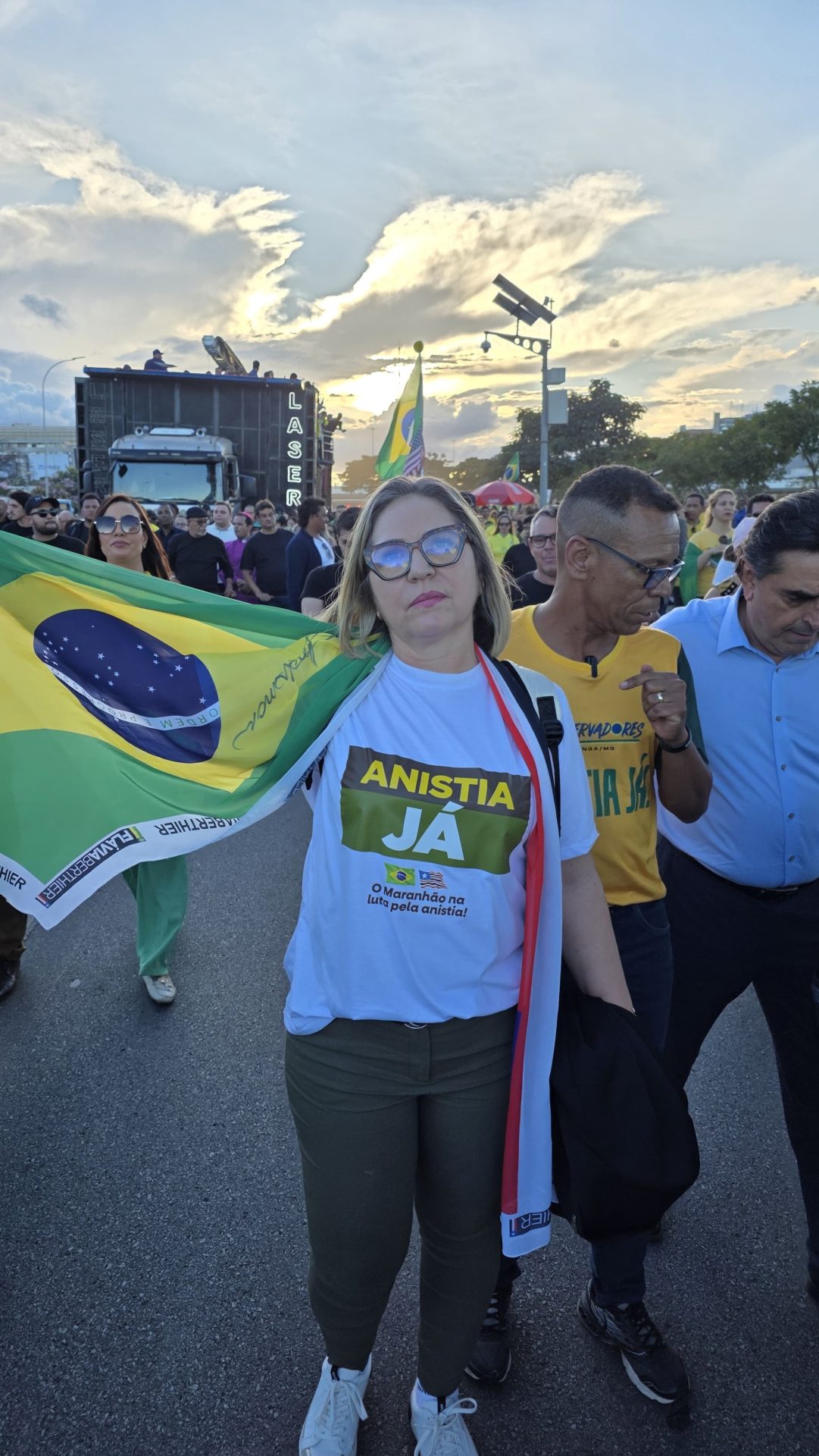 Vereadora Flávia Berthier participa de caminhada pró-anistia em Brasília com participação de Bolsonaro