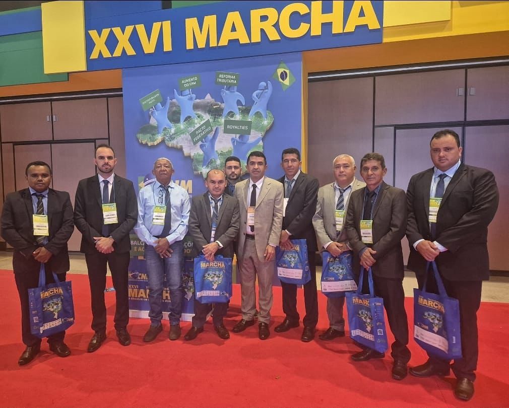 Comitiva liderada por Adelbarto Santos participa da Marcha dos Prefeitos em Brasília