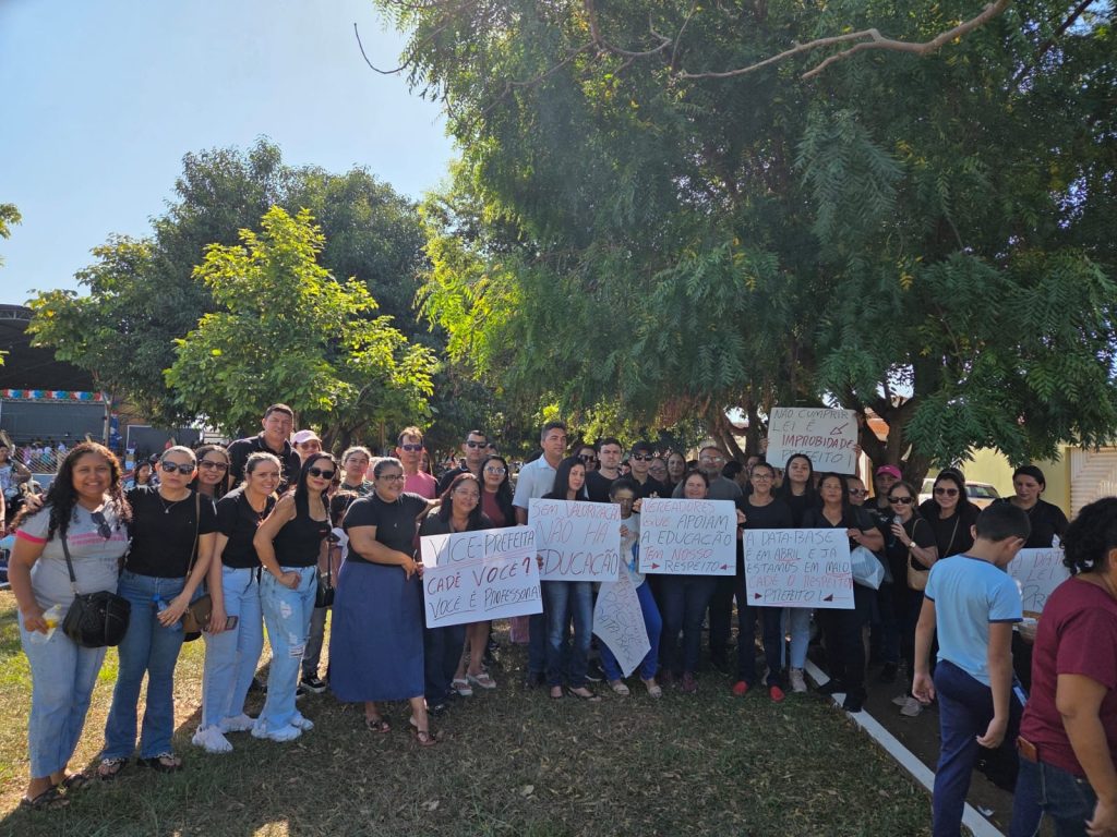 Professores de Estreito reivindicam direitos e melhorias para educação