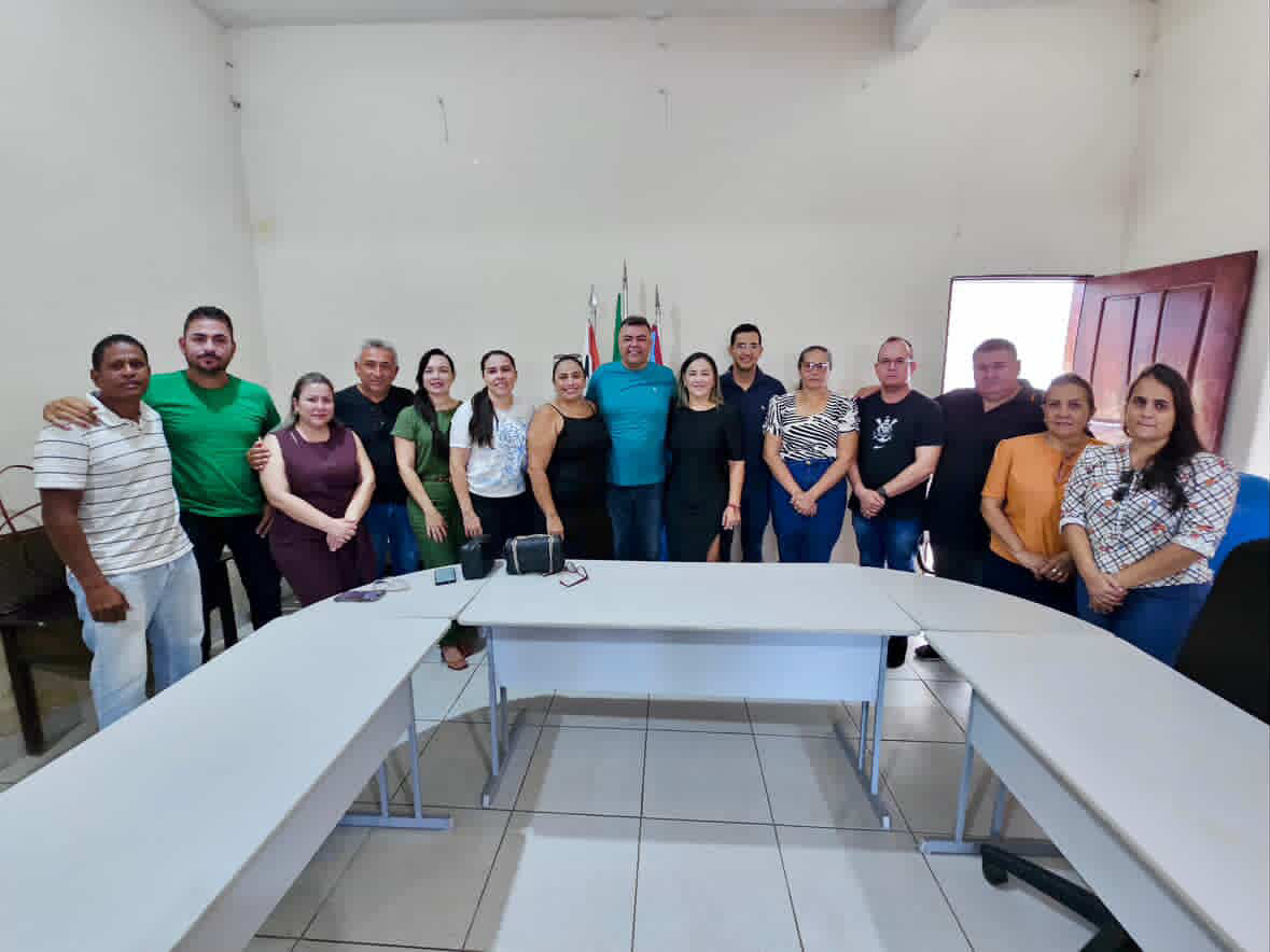 Câmara concede licença a prefeito que matou PM, com direito a salário de R$ 13 mil e empossa a vice