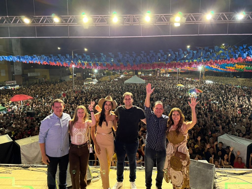 Calcinha Preta canta para cerca de 70 mil pessoas no São João de Barra do Corda
