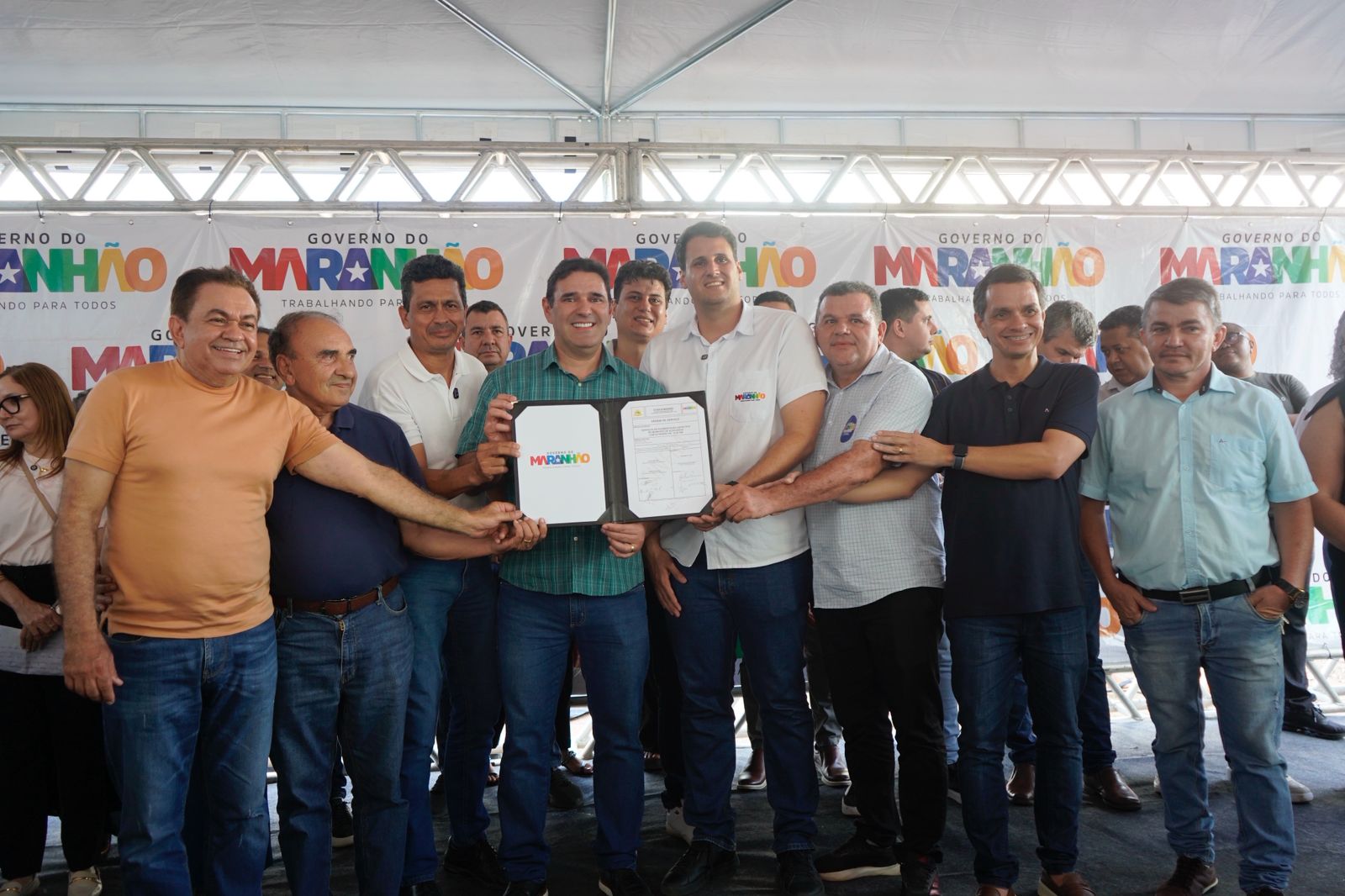 Prefeito Dr. Benjamim e Orleans Brandão entregam um moderno Centro de Atividades Complementares para alunos da rede municipal de Açailândia