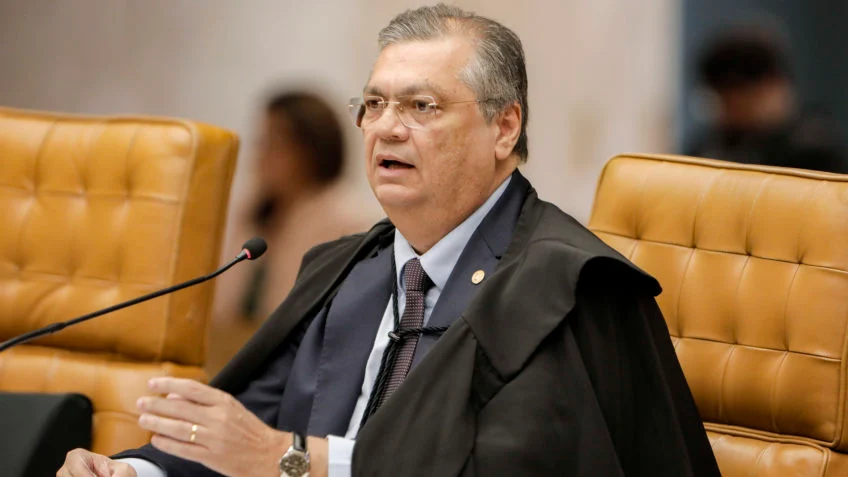 Ministro Flávio Dino do STF determina que PF investigue conduta de Bolsonaro durante pandemia