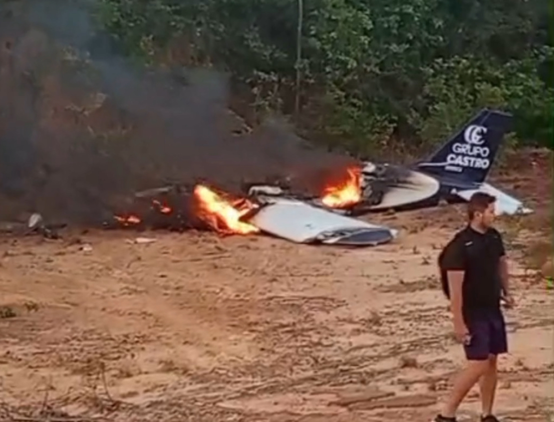 Avião com cinco pessoas cai e pega fogo no Maranhão