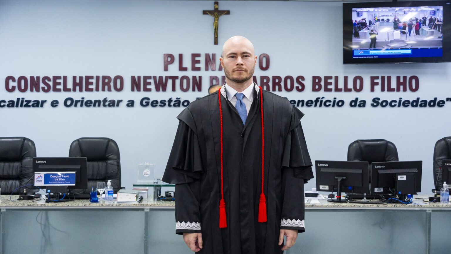 Ex-partido de Flávio Dino pede no STF afastamento imediato de Daniel Brandão do TCE no Maranhão